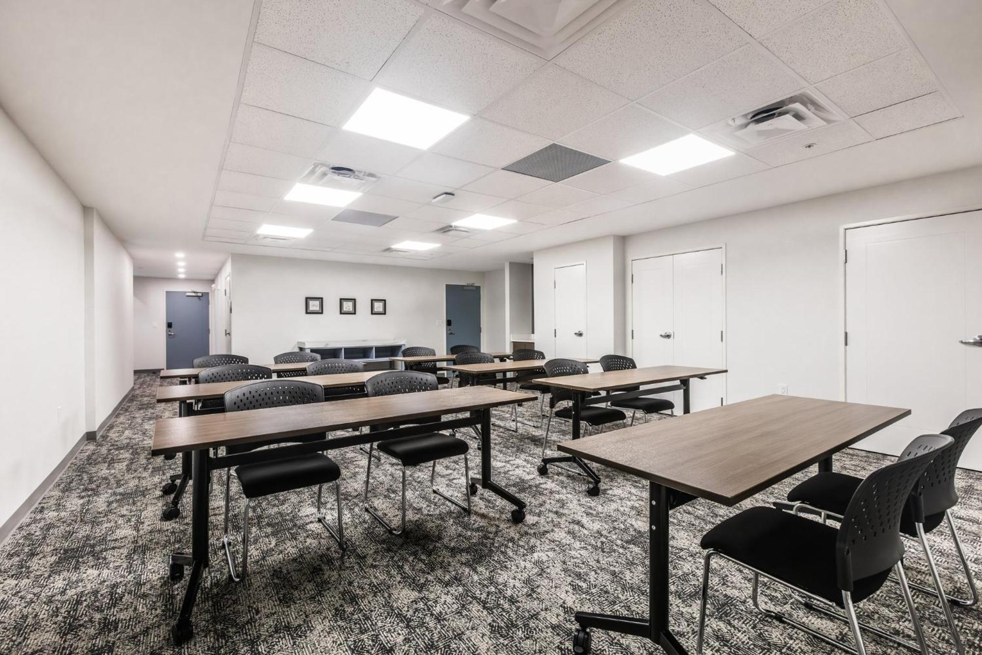Staybridge Suites - Dawson Creek By Ihg Экстерьер фото