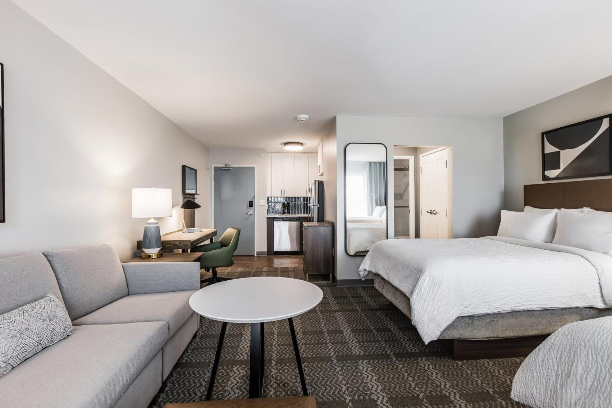 Staybridge Suites - Dawson Creek By Ihg Экстерьер фото